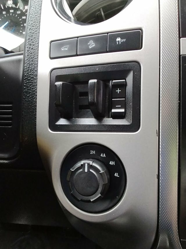 2016 Ford Expedition 4WD 4dr XLT - 22968002 - 23