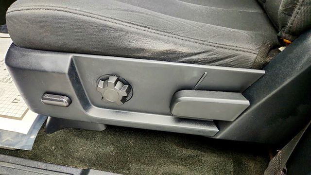 2016 Ford Expedition 4WD 4dr XLT w/ Power Moonroof - 23035199 - 9