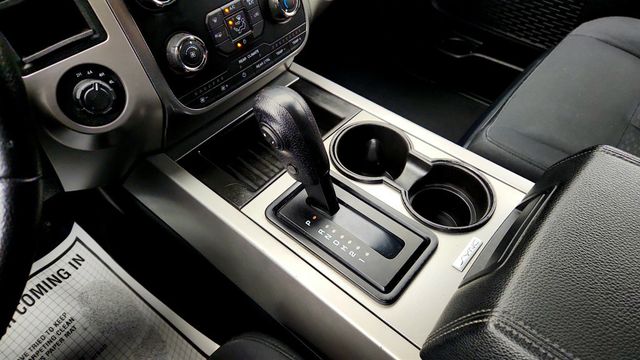 2016 Ford Expedition 4WD 4dr XLT w/ Power Moonroof - 23035199 - 14