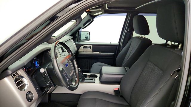 2016 Ford Expedition 4WD 4dr XLT w/ Power Moonroof - 23035199 - 17