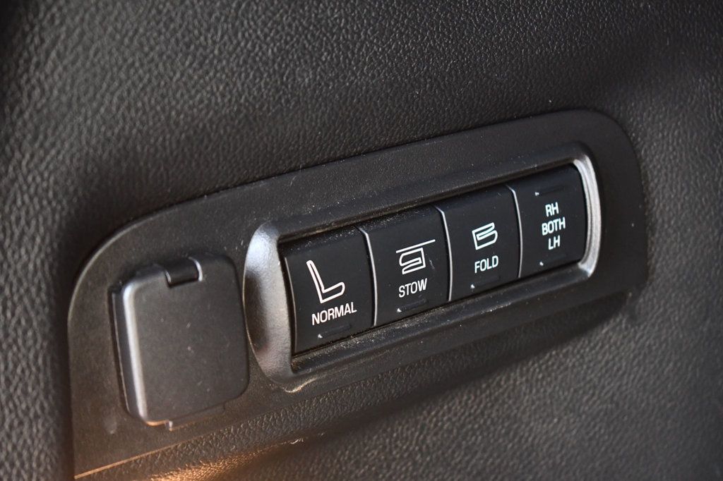 2016 Ford Explorer Limited photo 12