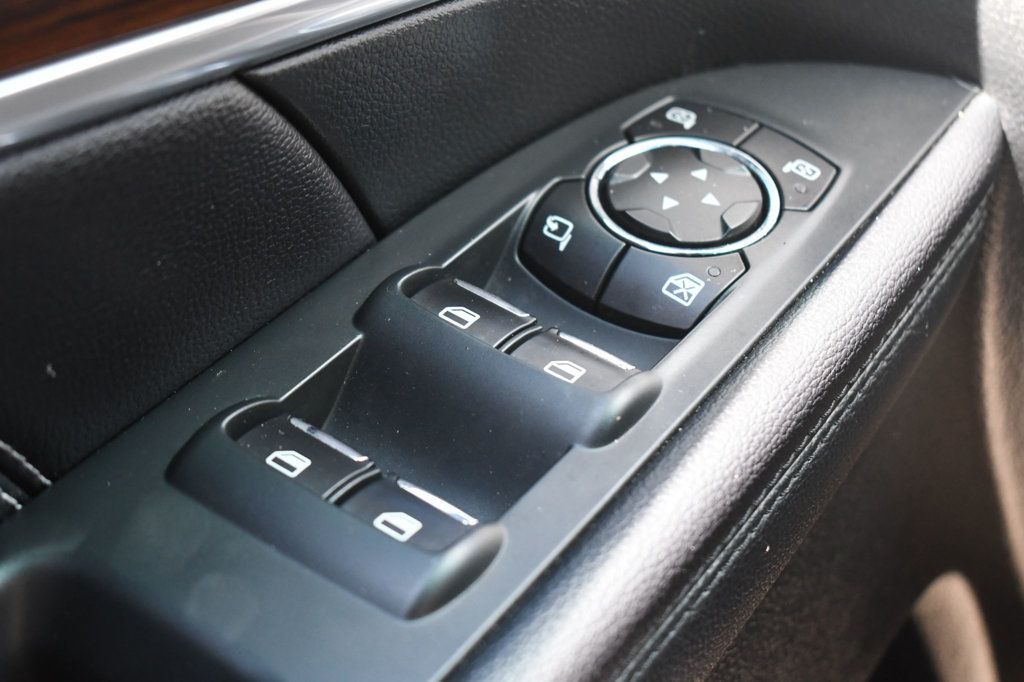 2016 Ford Explorer Limited photo 19