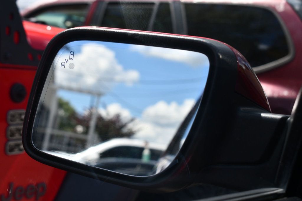 2016 Ford Explorer Limited photo 41