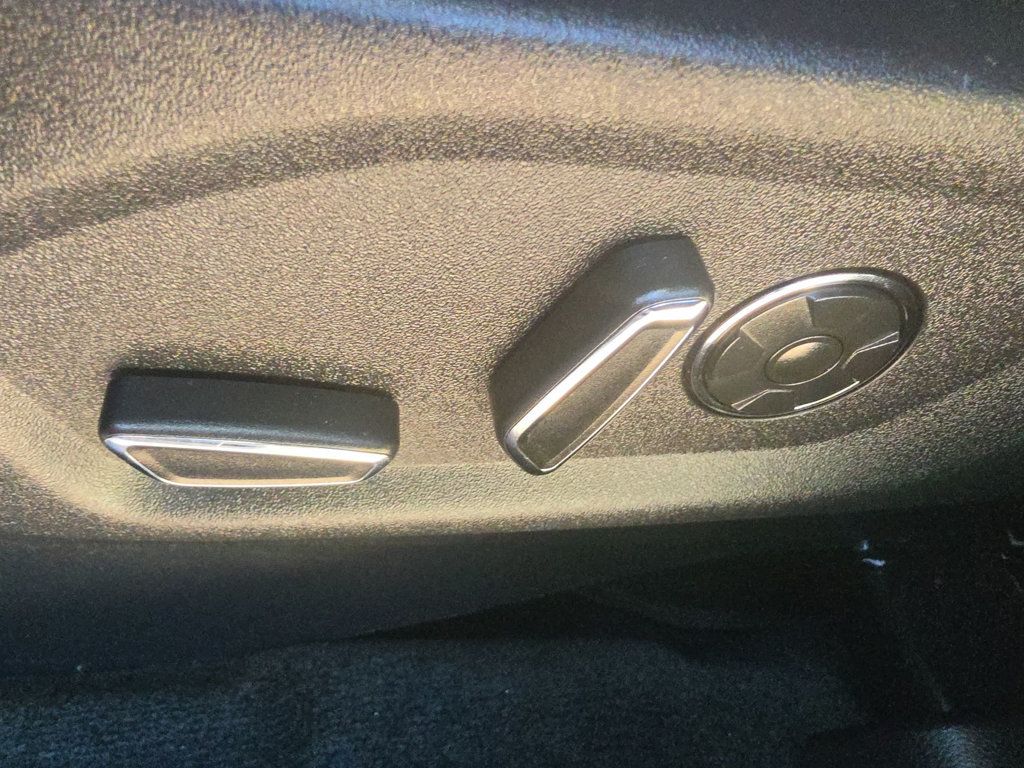 Ford Explorer photo 18