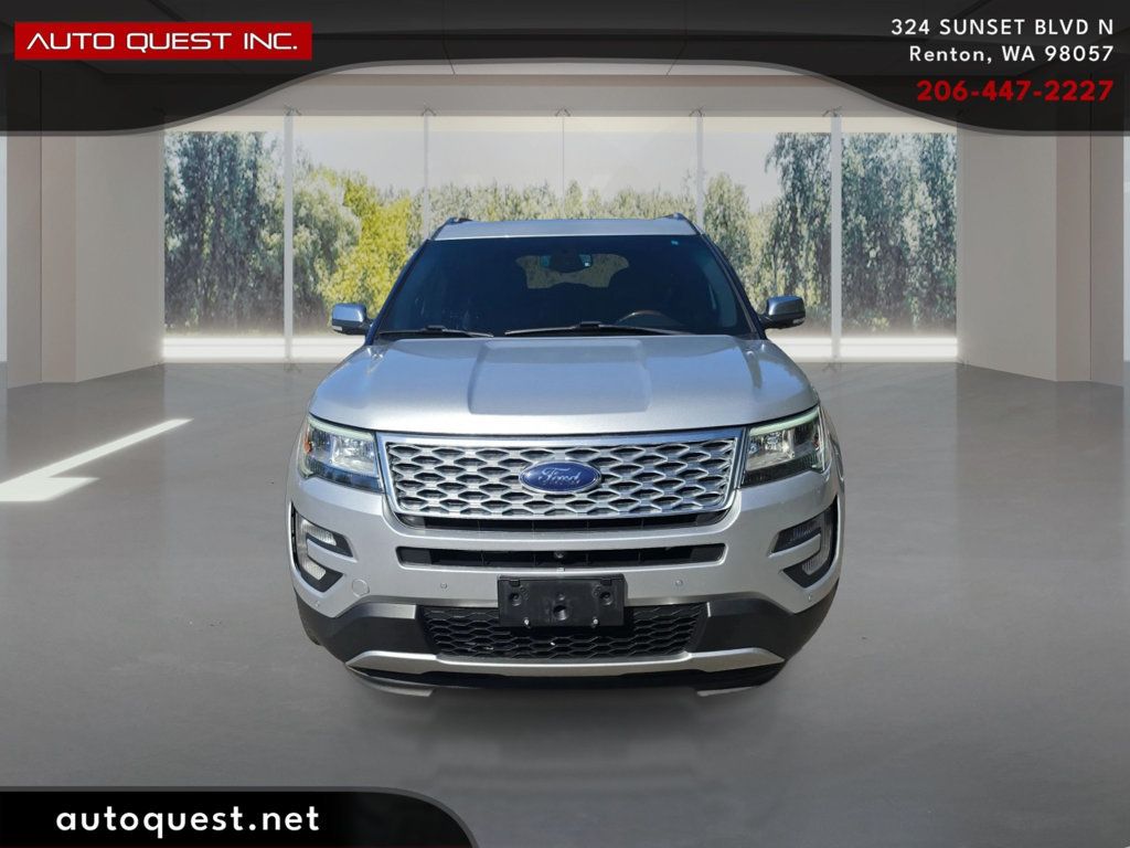 Ford Explorer photo 2