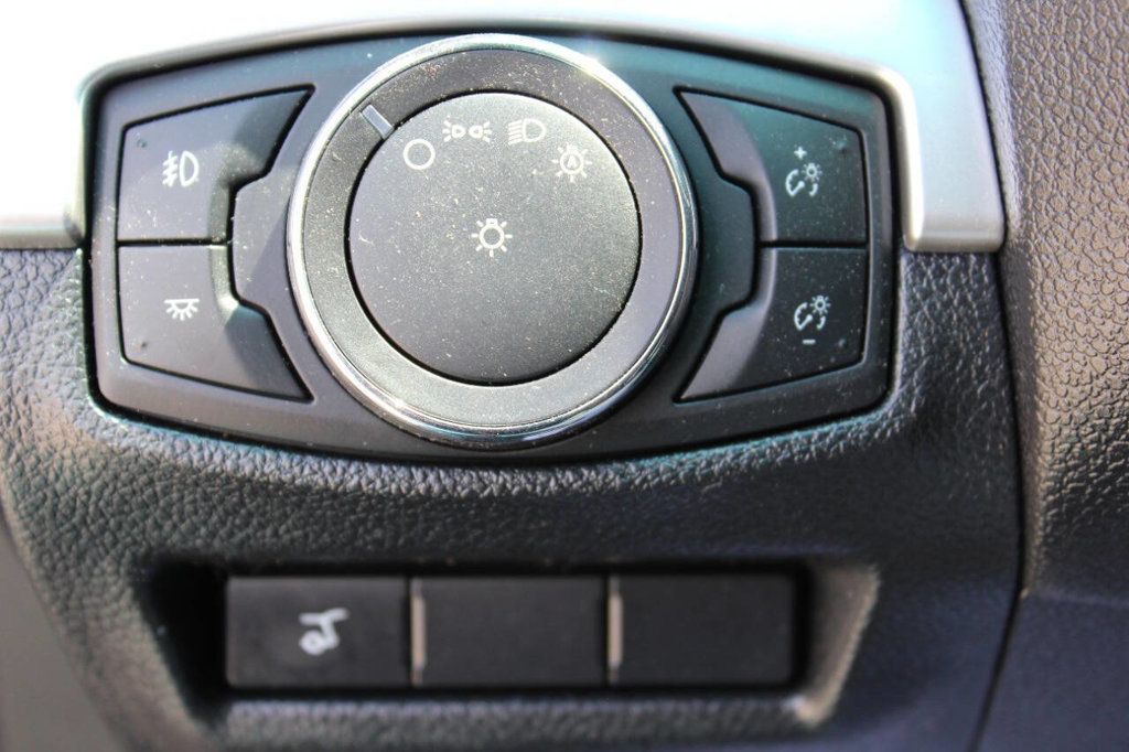 2016 Ford Explorer 4WD 4dr XLT - 22901697 - 25