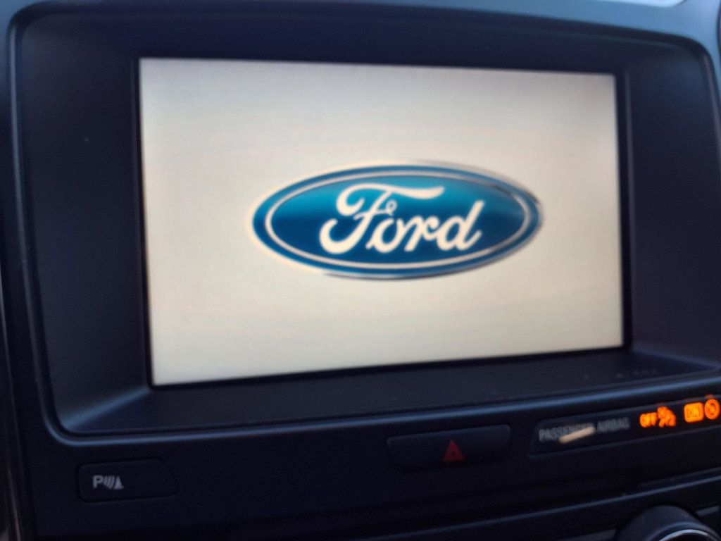 Ford Explorer photo 10