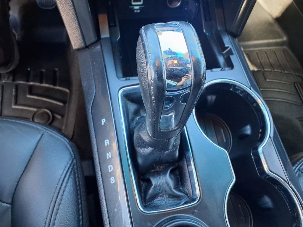 Ford Explorer photo 13
