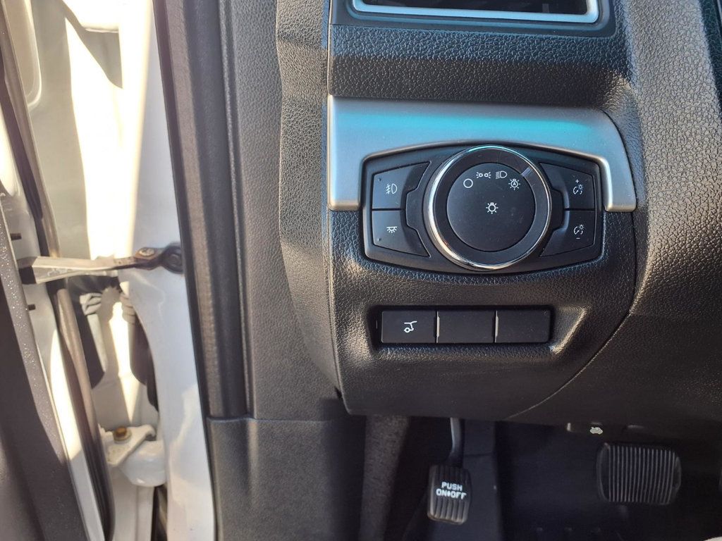 Ford Explorer photo 15