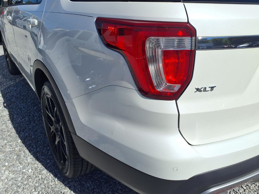 Ford Explorer photo 18