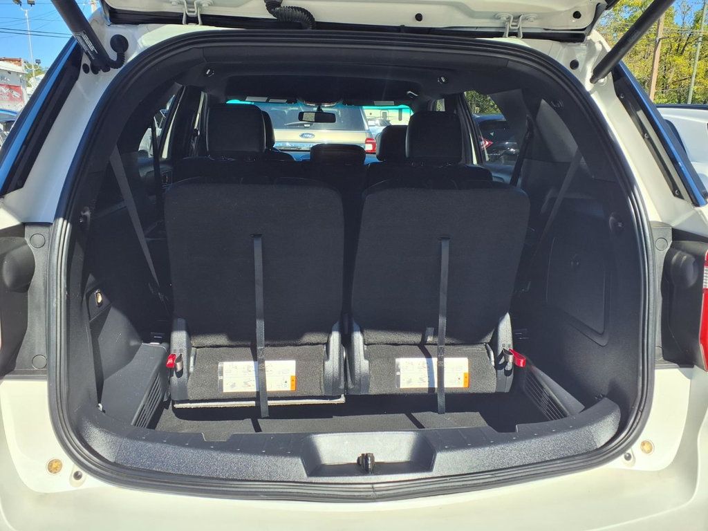 Ford Explorer photo 20