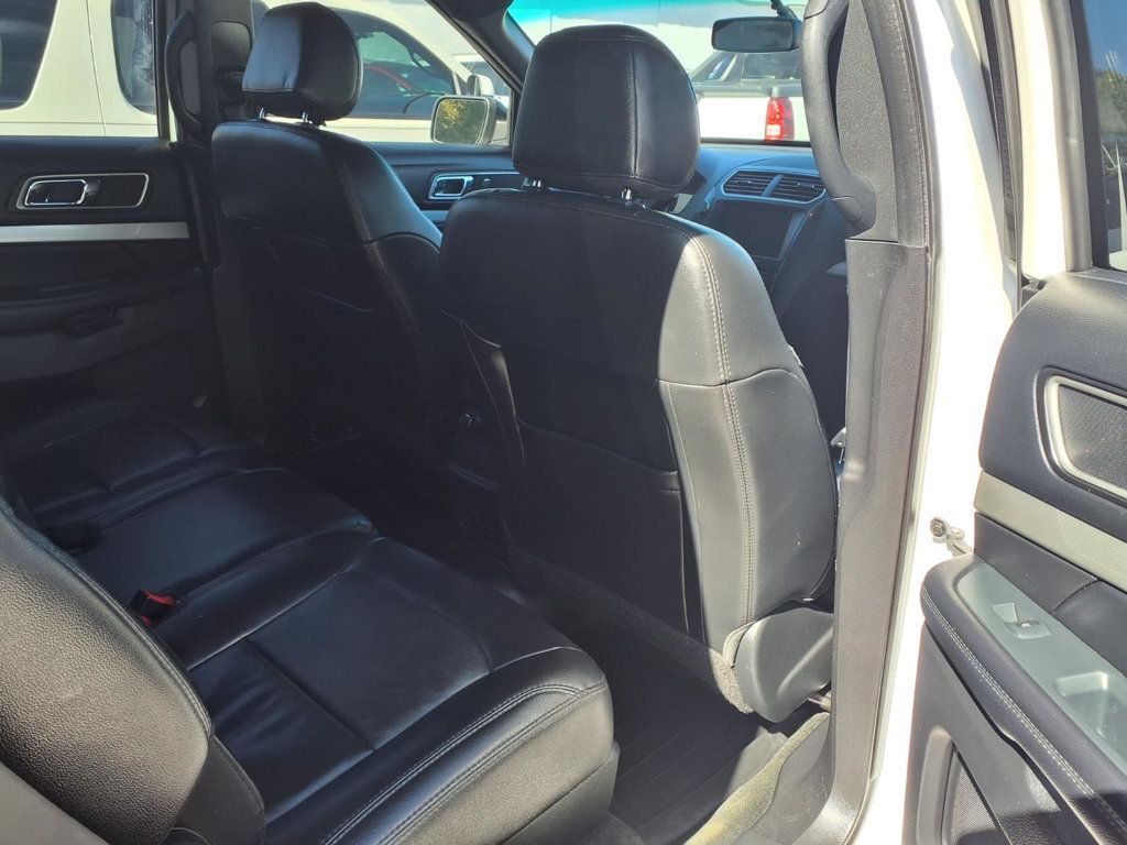 Ford Explorer photo 21