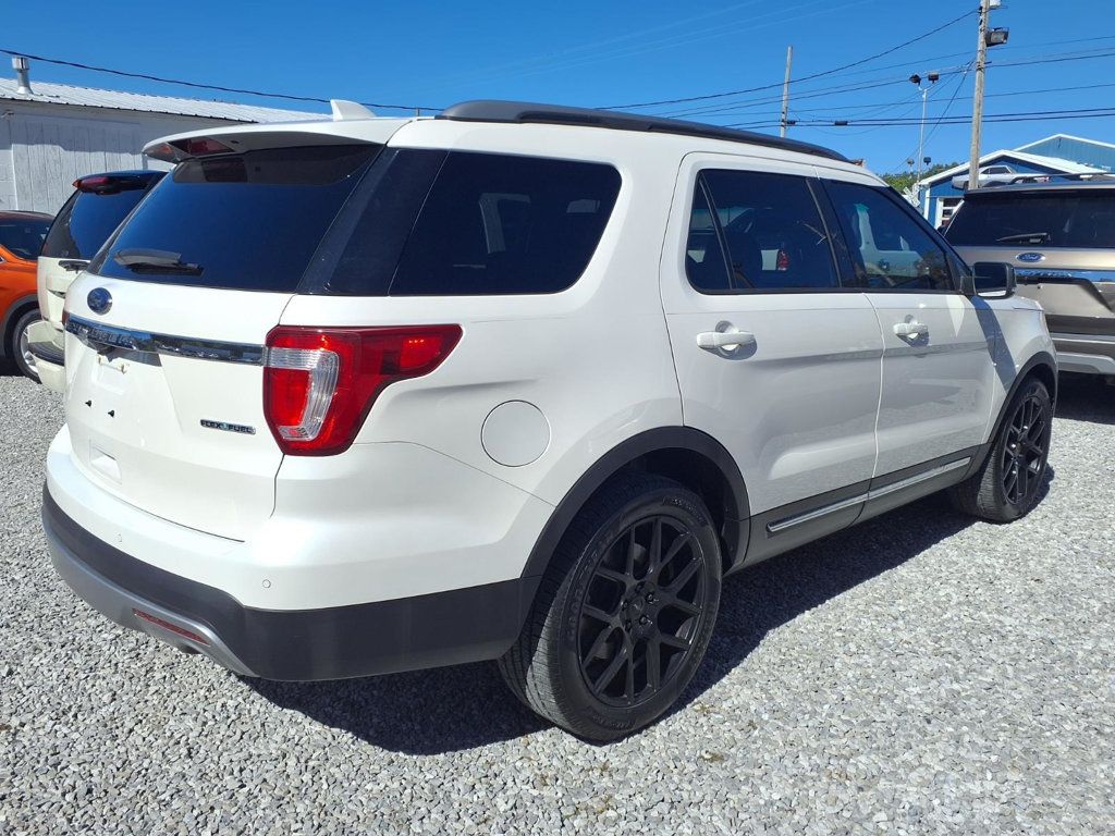 Ford Explorer photo 3