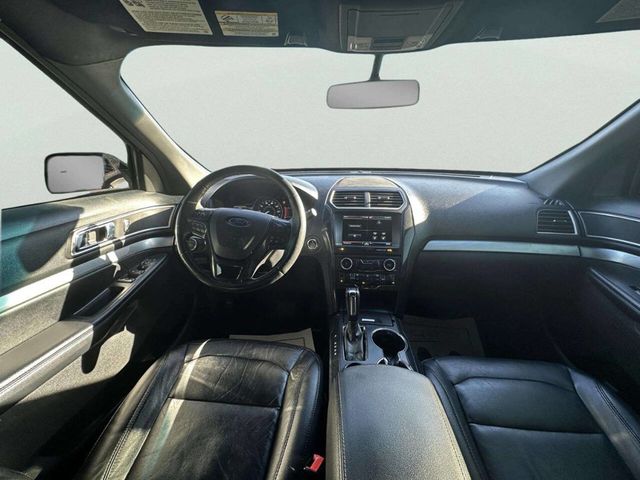 2016 Ford Explorer FWD 4dr XLT - 22972937 - 17