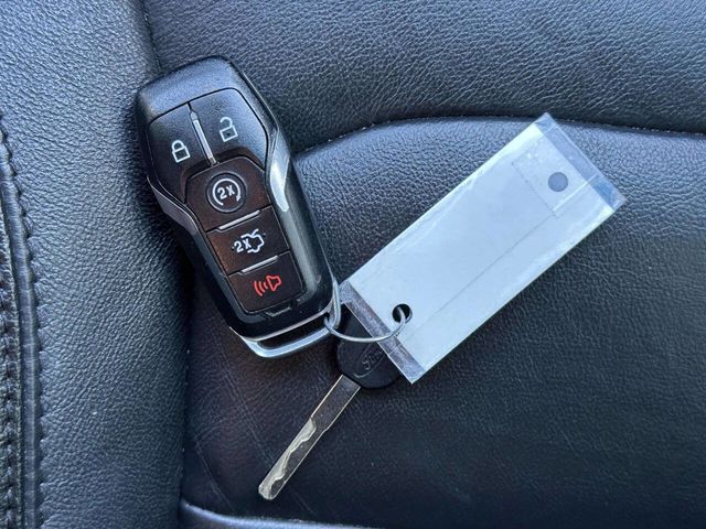 2016 Ford Explorer FWD 4dr XLT - 22972937 - 32