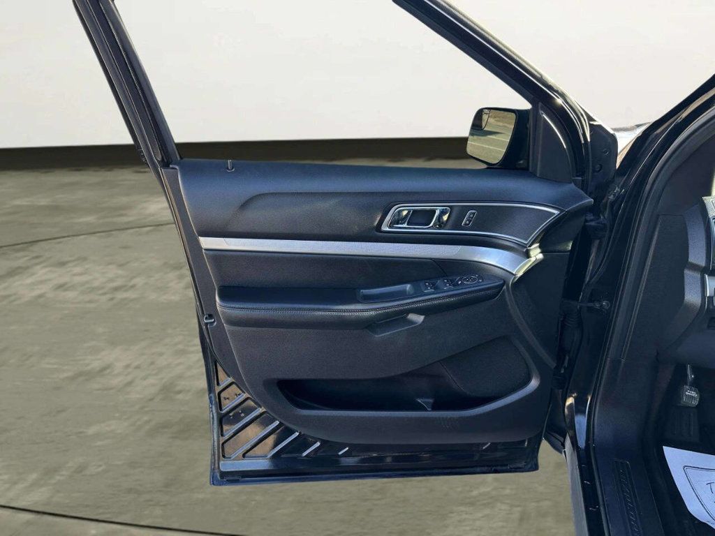 2016 Ford Explorer FWD 4dr XLT - 22972937 - 8