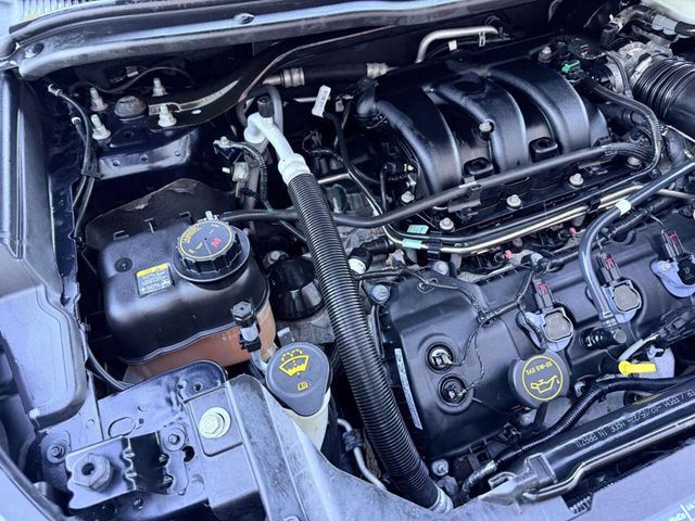 2016 Ford Explorer FWD 4dr XLT - 23044830 - 12