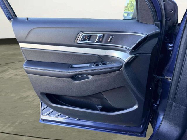 2016 Ford Explorer FWD 4dr XLT - 23044830 - 14