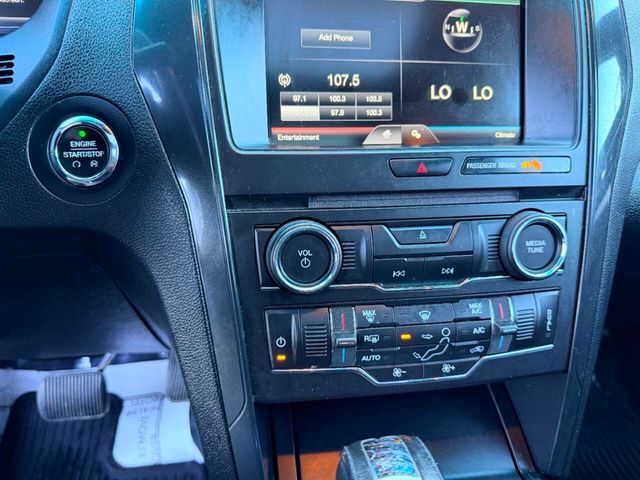 2016 Ford Explorer FWD 4dr XLT - 23044830 - 36