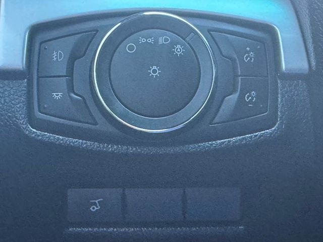 2016 Ford Explorer XLT - 22990965 - 13