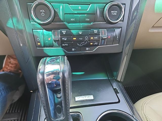 2016 Ford Explorer XLT - 22990992 - 17