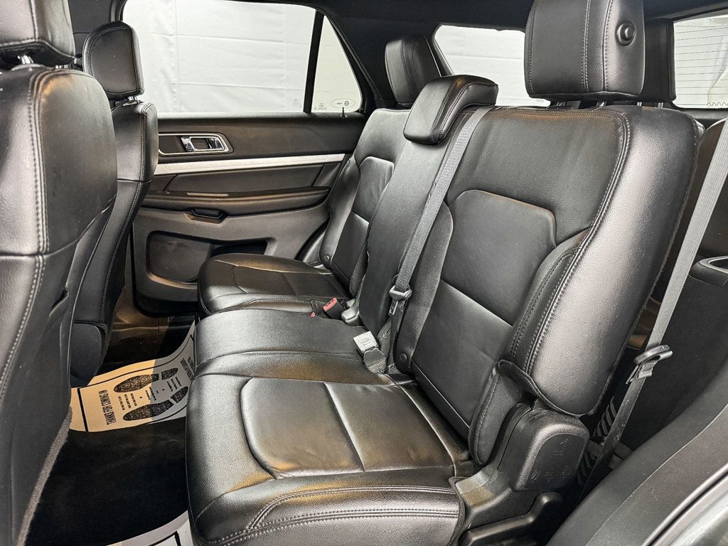 2016 Ford Explorer XLT photo 8