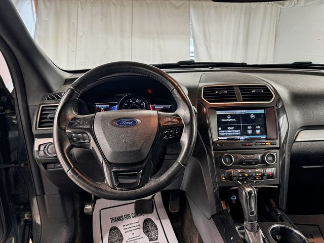 2016 Ford Explorer XLT 4WD - 22903605 - 13