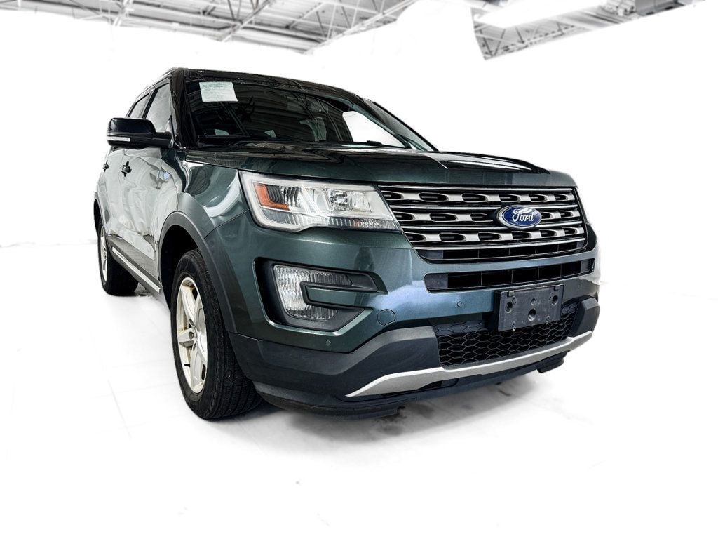 2016 Ford Explorer XLT photo 6