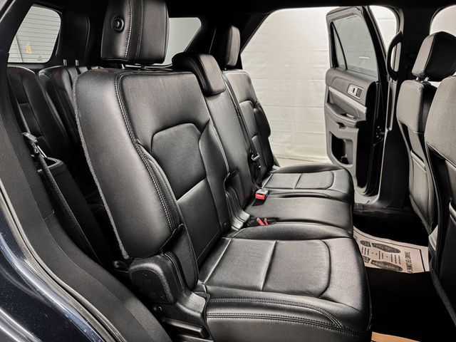 2016 Ford Explorer XLT 4WD - 23027098 - 11