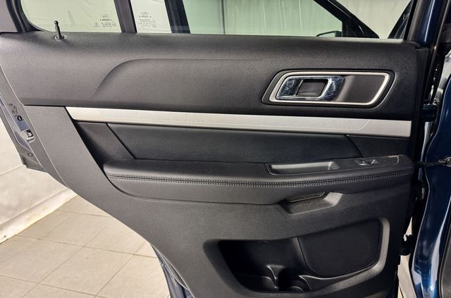 2016 Ford Explorer XLT 4WD - 23027098 - 16