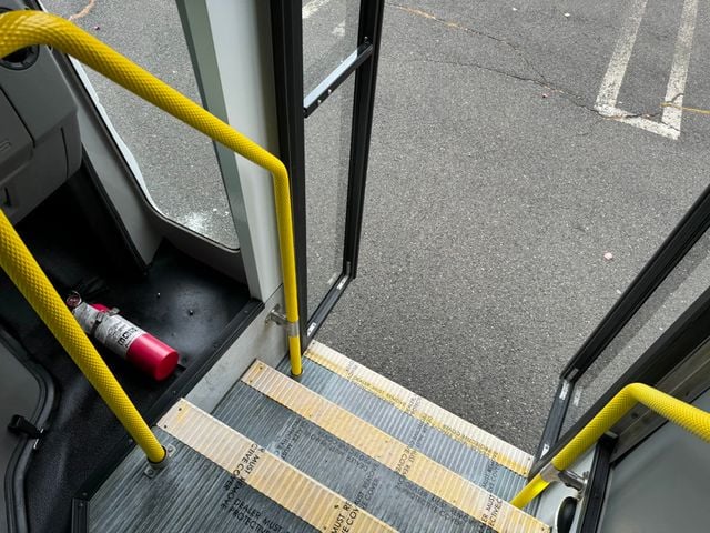 2016 Ford E-350 Cutaway Non-CDL Wheelchair Shuttle Bus For Adults Seniors Church Medical Transport With Lift - 22631402 - 22