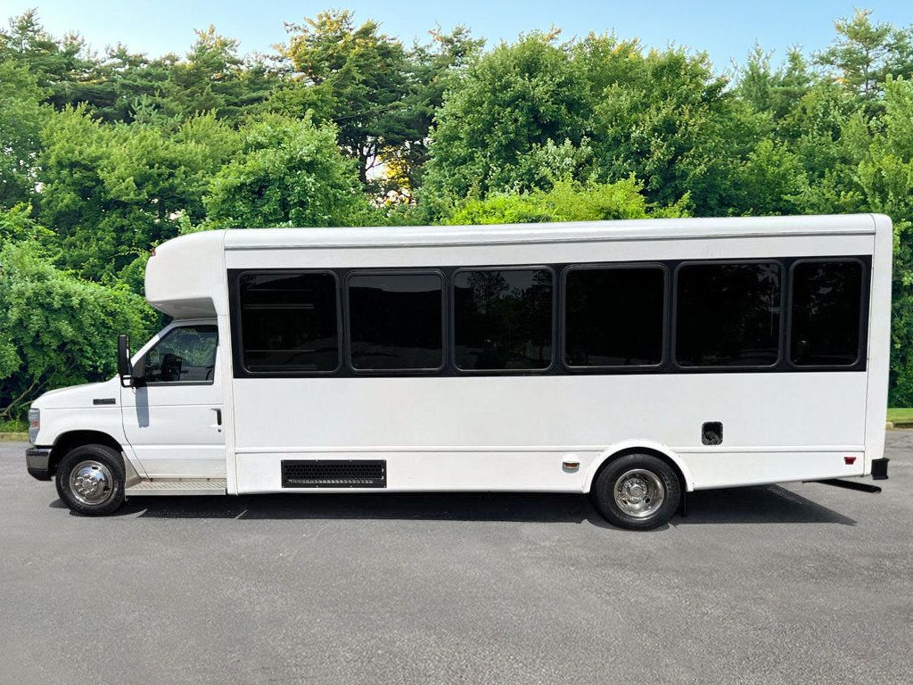 2016 Ford E-450 24 Passenger Shuttle Bus For Senior Tour Charters Student Church Hotel Transport - 22885823 - 11
