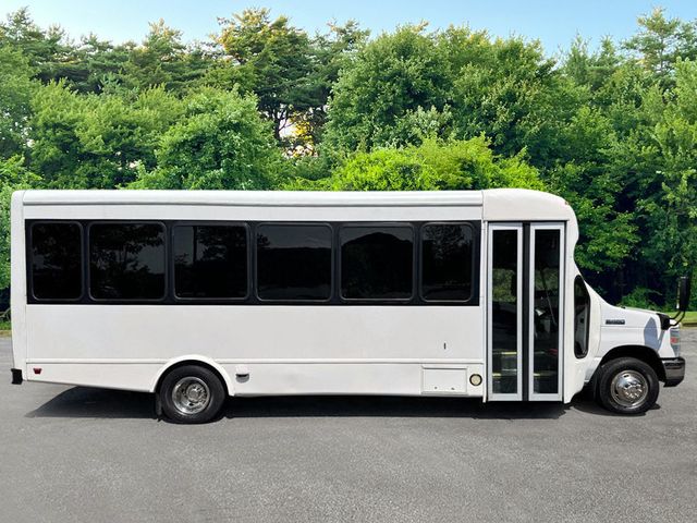 2016 Ford E-450 24 Passenger Shuttle Bus For Senior Tour Charters Student Church Hotel Transport - 22885823 - 1