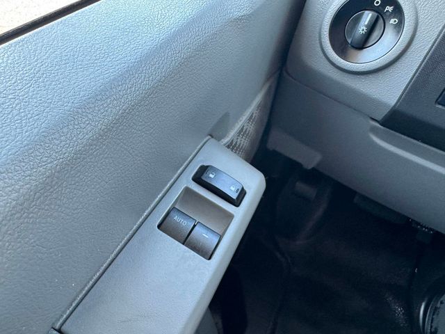 2016 Ford E-450 24 Passenger Shuttle Bus For Senior Tour Charters Student Church Hotel Transport - 22885823 - 28