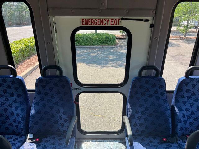 2016 Ford E-450 24 Passenger Shuttle Bus For Senior Tour Charters Student Church Hotel Transport - 22885823 - 35