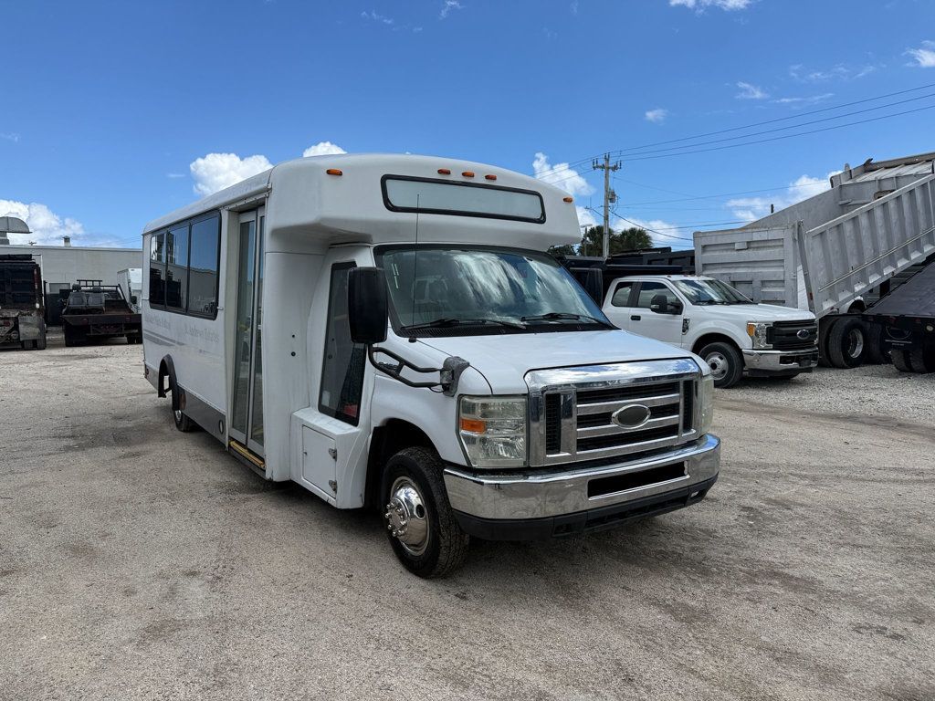 2016 Ford E-450 Shuttle Bus  - 23087229 - 9