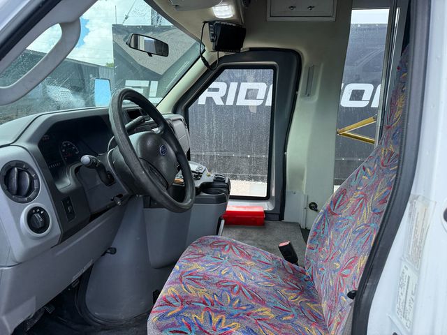 2016 Ford E-450 Shuttle Bus  - 23087229 - 10