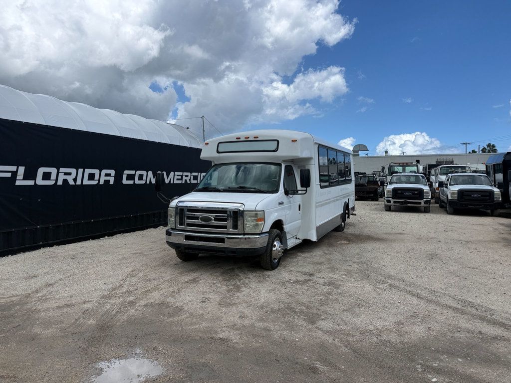 2016 Ford E-450 Shuttle Bus  - 23087229 - 1