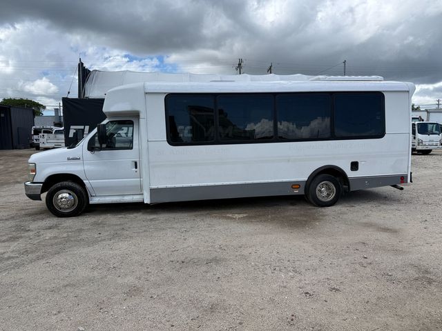 2016 Ford E-450 Shuttle Bus  - 23087229 - 2