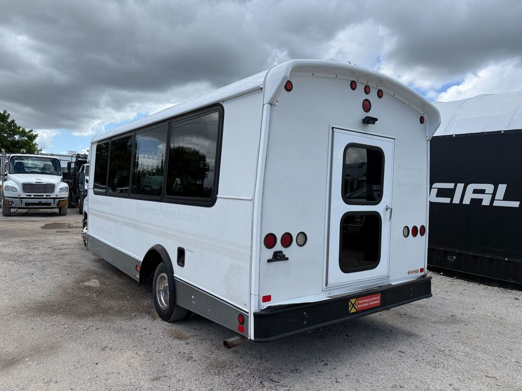 2016 Ford E-450 Shuttle Bus  - 23087229 - 4