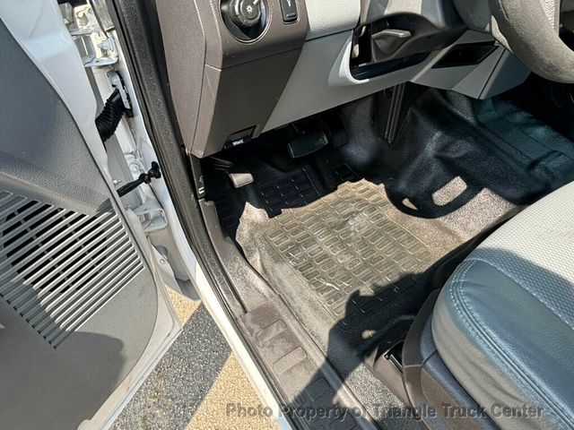 2016 Ford F250HD CREW UTILITY JUST 14k MILES! + - 22994073 - 32