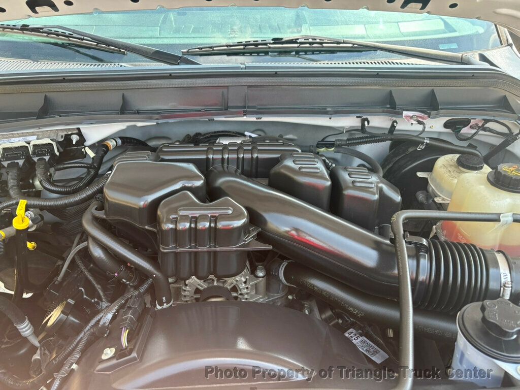 2016 Ford F250HD CREW UTILITY JUST 14k MILES! + - 22994073 - 61