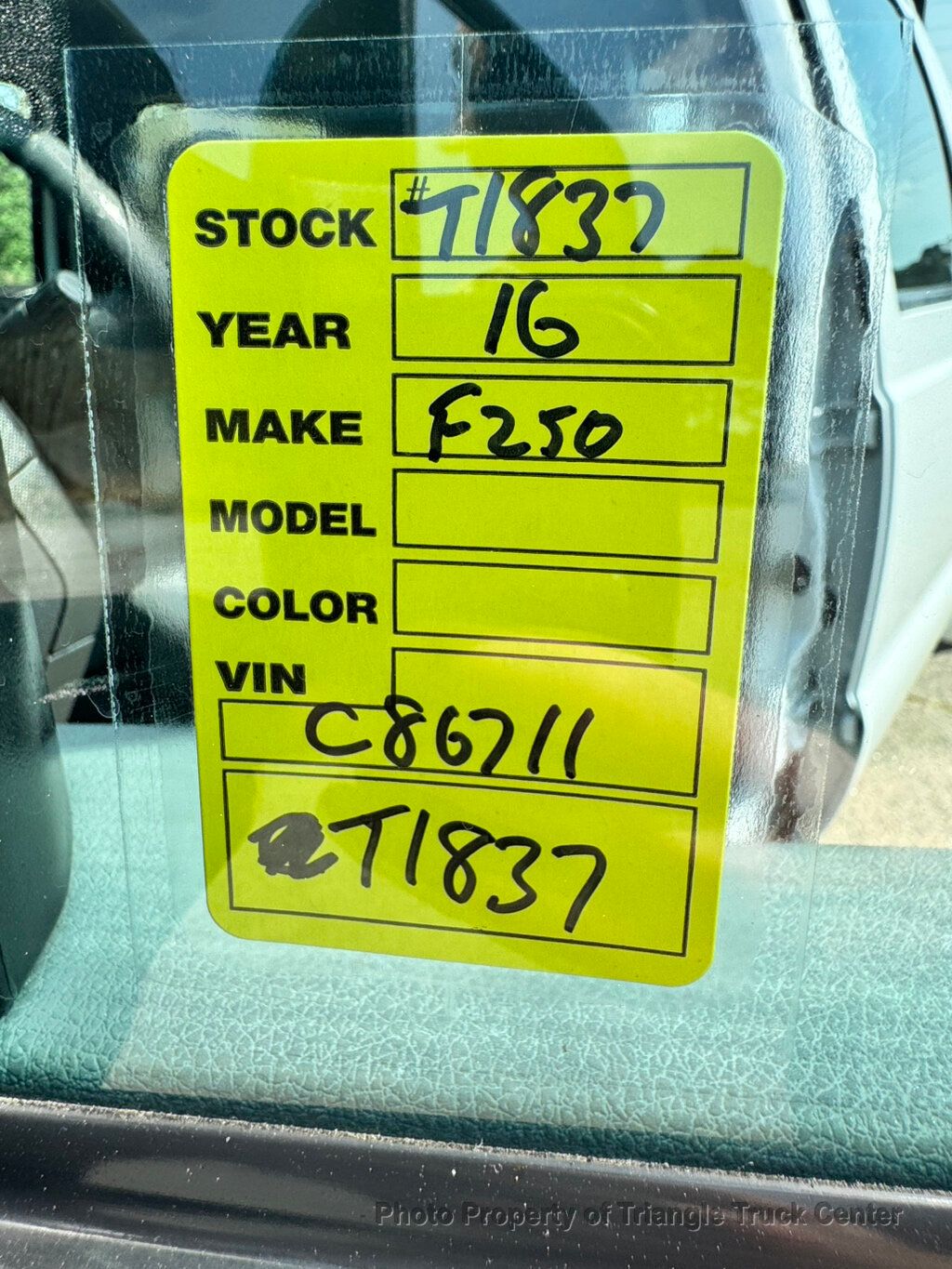 2016 Ford F250HD CREW UTILITY JUST 17k MILES! FINANCING! +LOOK INSIDE BOXES! SUPER NICE UNIT! - 22994072 - 62