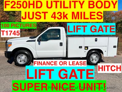 2016 Ford F250HD LIFT GATE  & HITCH! JUST 43k MILES