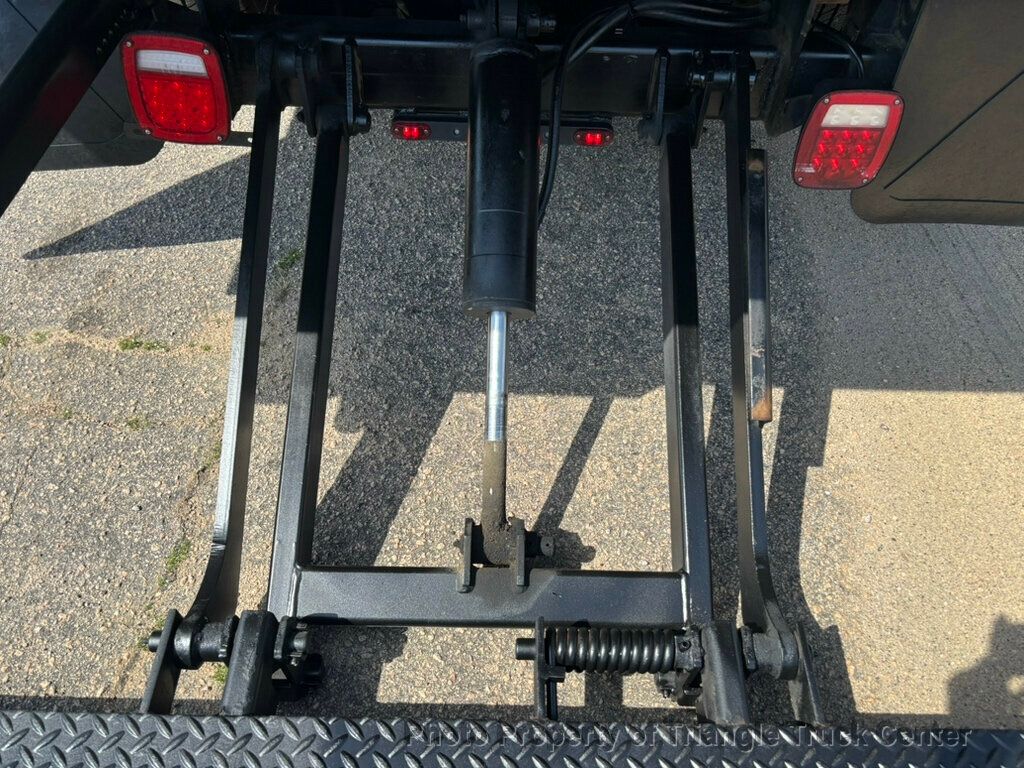 2016 Ford F350HD 12+ FOOT JUST 17k MILES! LIFT GATE  - 22989182 - 13