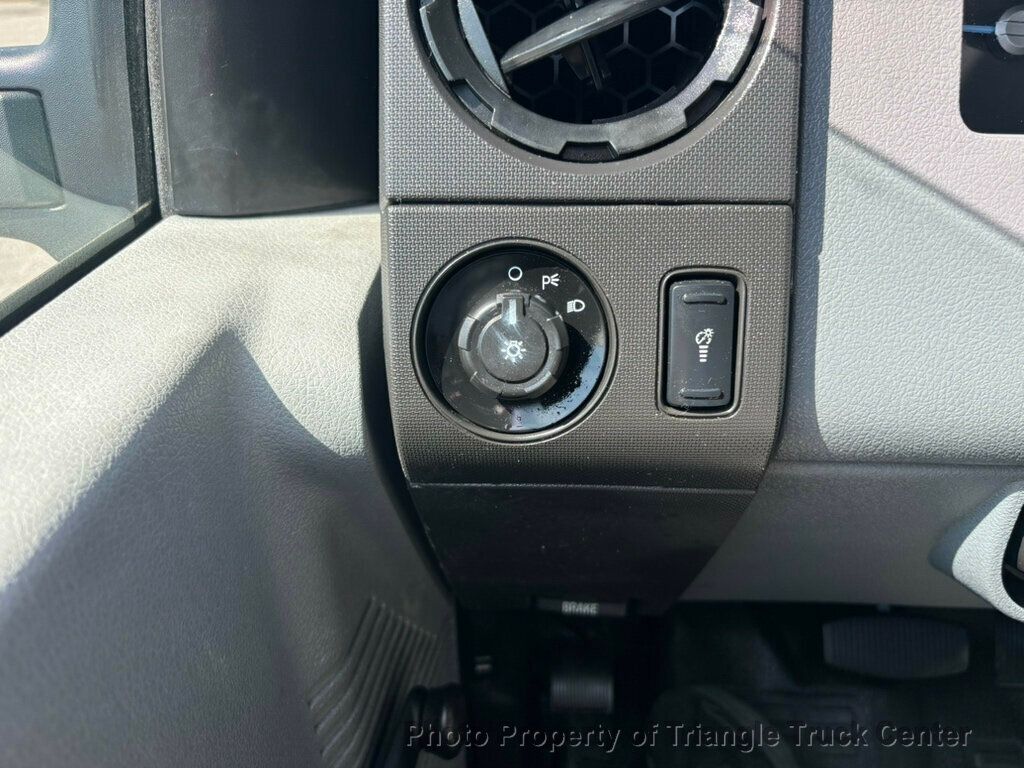 2016 Ford F350HD 12+ FOOT JUST 17k MILES! LIFT GATE  - 22989182 - 26