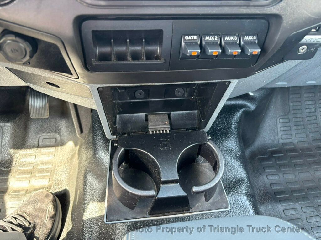 2016 Ford F350HD 12+ FOOT JUST 17k MILES! LIFT GATE  - 22989182 - 32