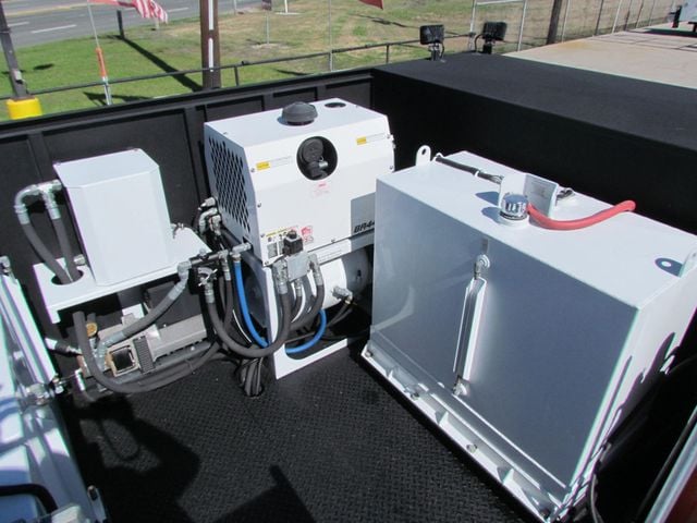 2016 Ford F550 Mechanics Lube Service Truck 4x4 - 22358968 - 9