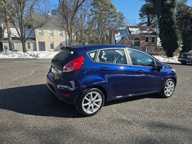 2016 Ford Fiesta 5dr Hatchback SE - 22977697 - 4