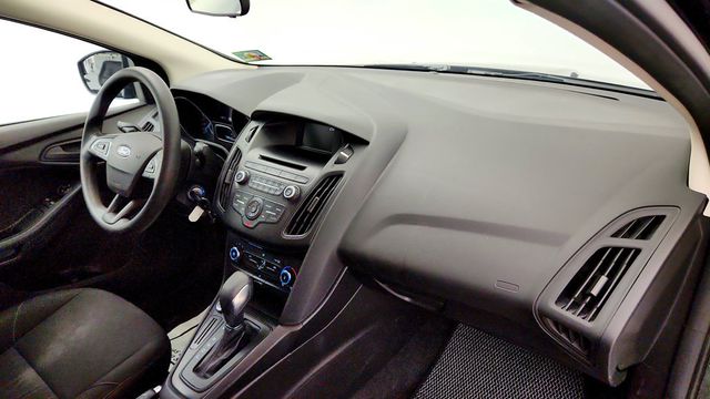 2016 Ford Focus 4dr Sedan S - 23047029 - 21